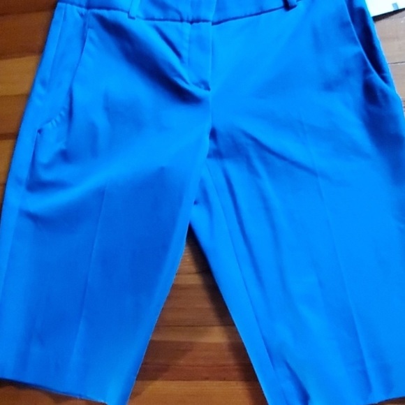 NWT. Blue Bebe Linen Bermuda Shorts - Picture 2 of 3